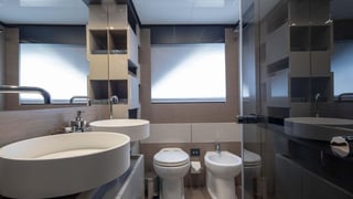 FERRETTI 780