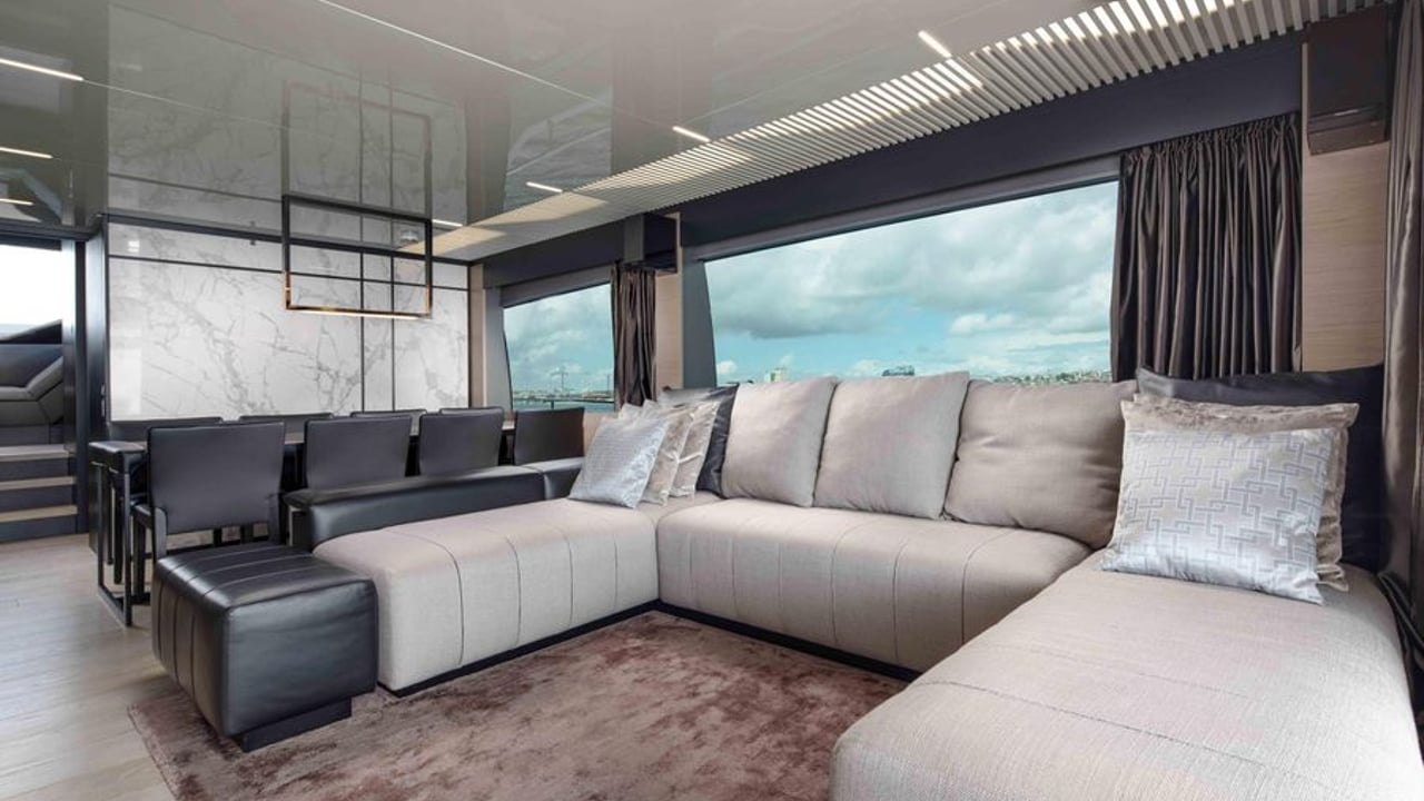 FERRETTI 780
