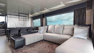 FERRETTI 780