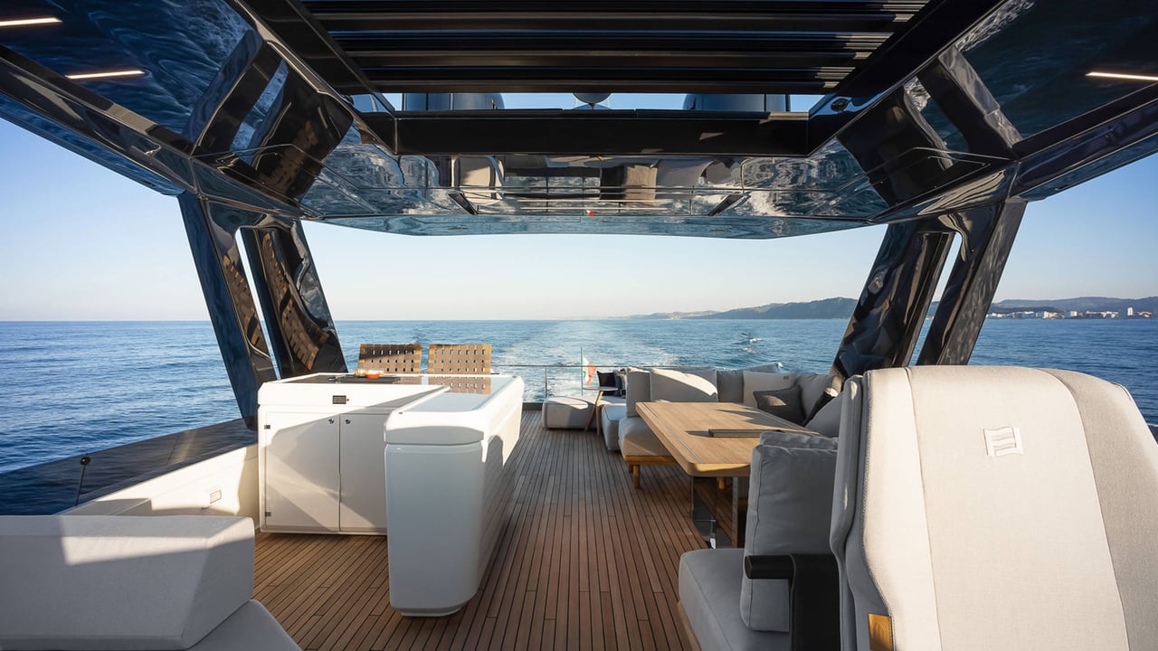 FERRETTI 780