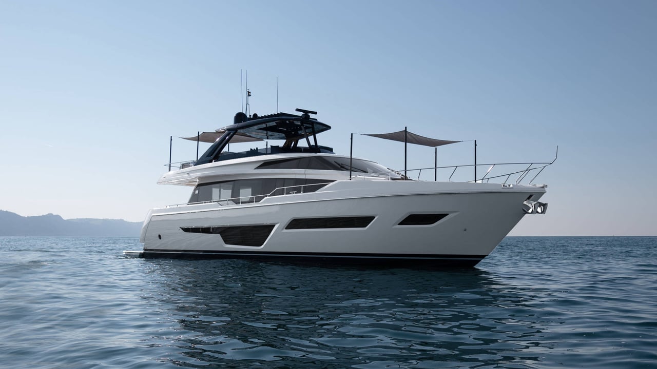 FERRETTI 780