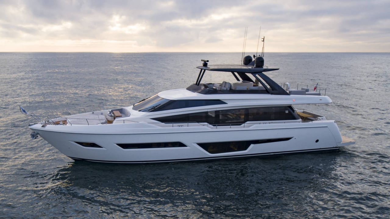 FERRETTI 780
