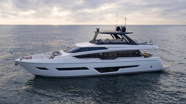 FERRETTI 780