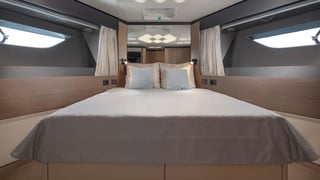 FERRETTI 780