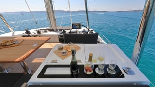 CHAMPAGNE PLEASE