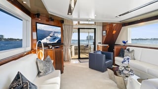 PILOT LOUNGE