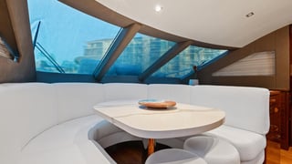 PILOT LOUNGE