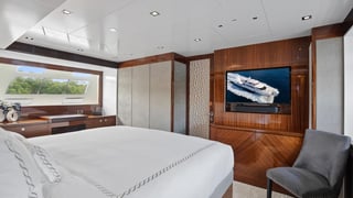 PILOT LOUNGE