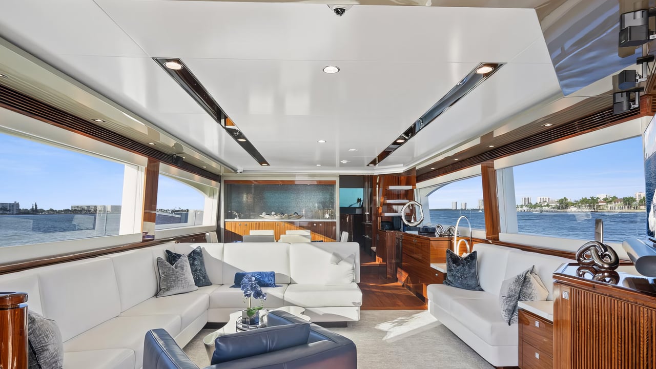 PILOT LOUNGE