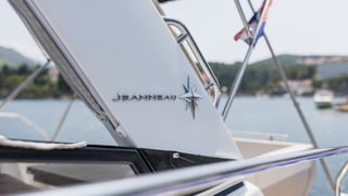LEADER 30