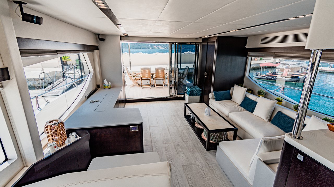 NUMARINE 78 FLYBRIDGE
