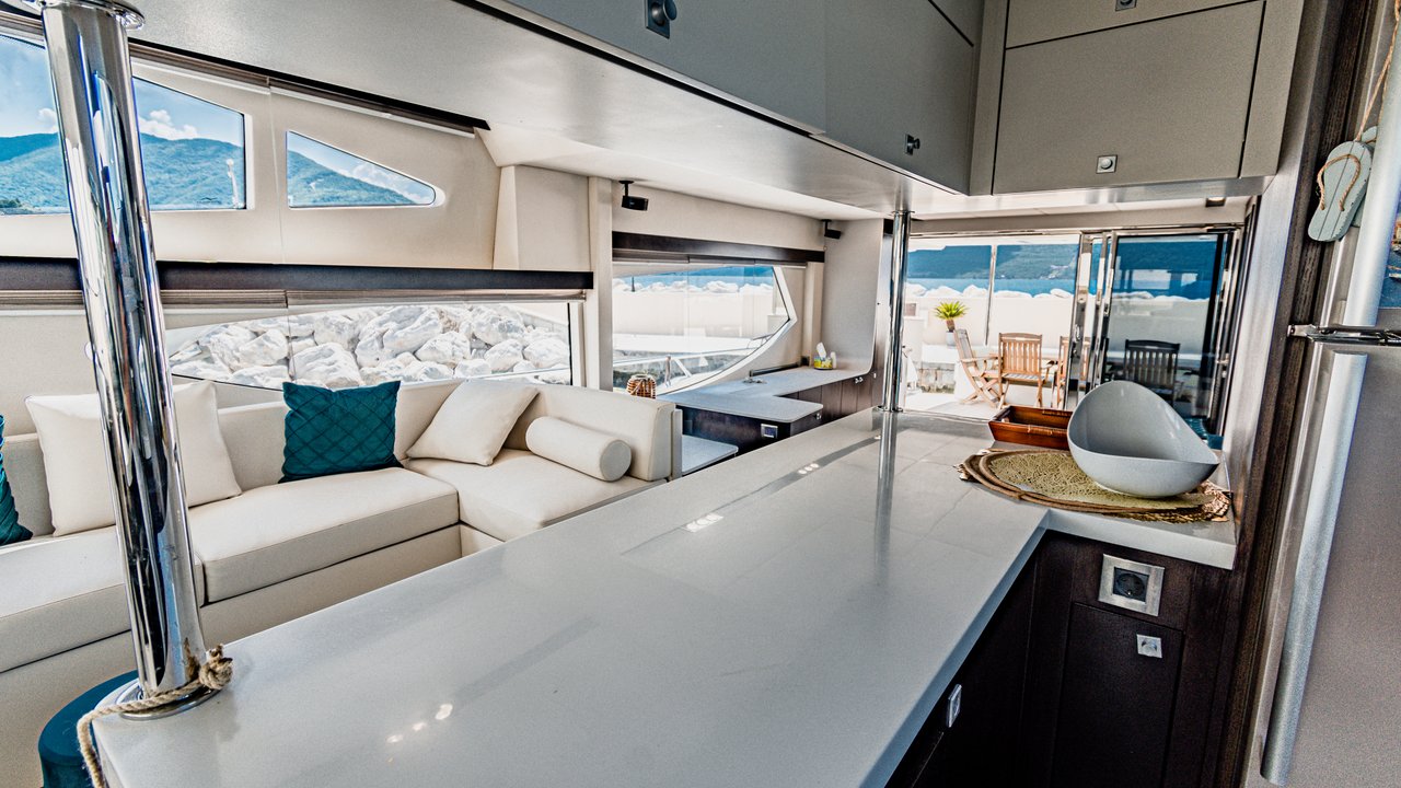 NUMARINE 78 FLYBRIDGE