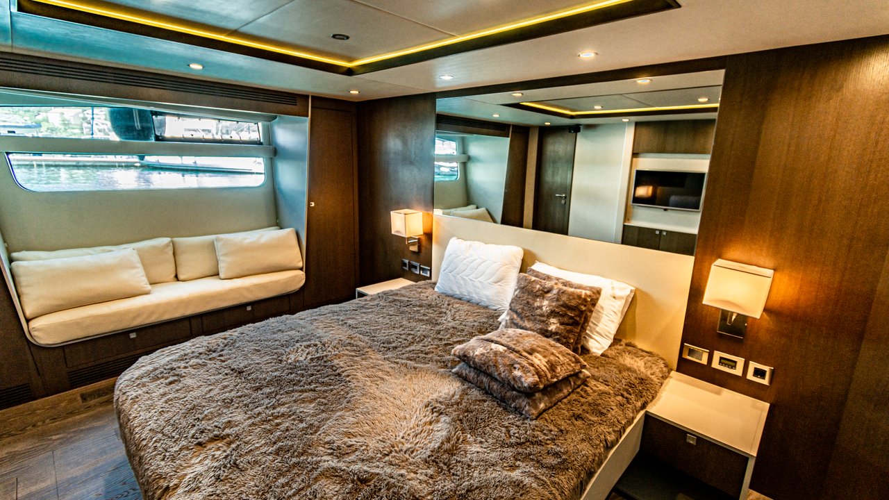 NUMARINE 78 FLYBRIDGE