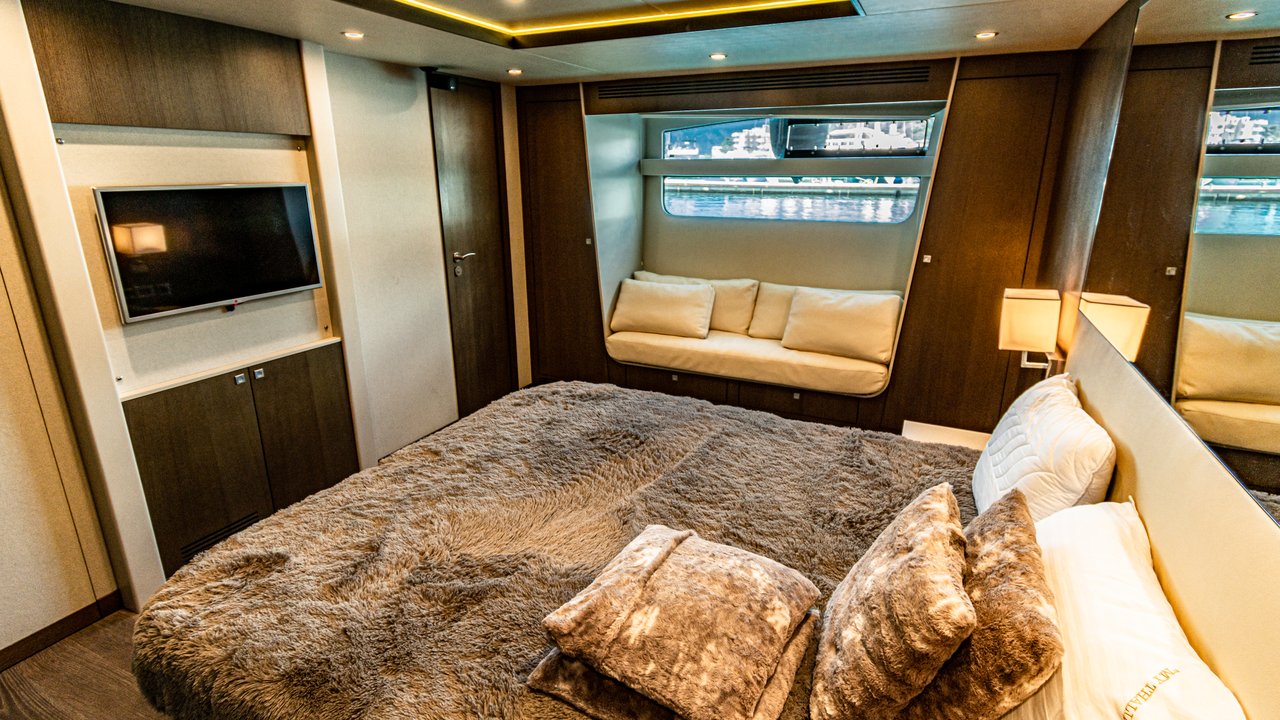 NUMARINE 78 FLYBRIDGE