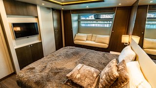 NUMARINE 78 FLYBRIDGE