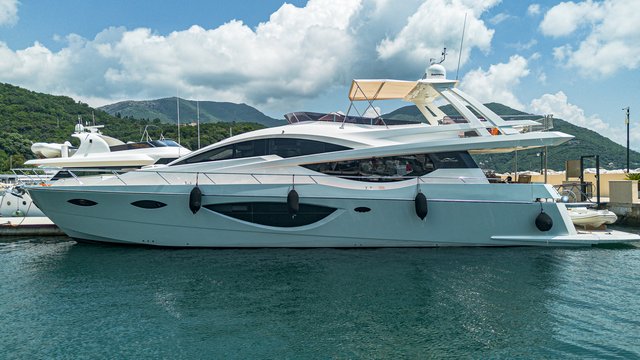 NUMARINE 78 FLYBRIDGE