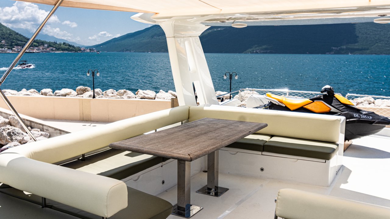 NUMARINE 78 FLYBRIDGE