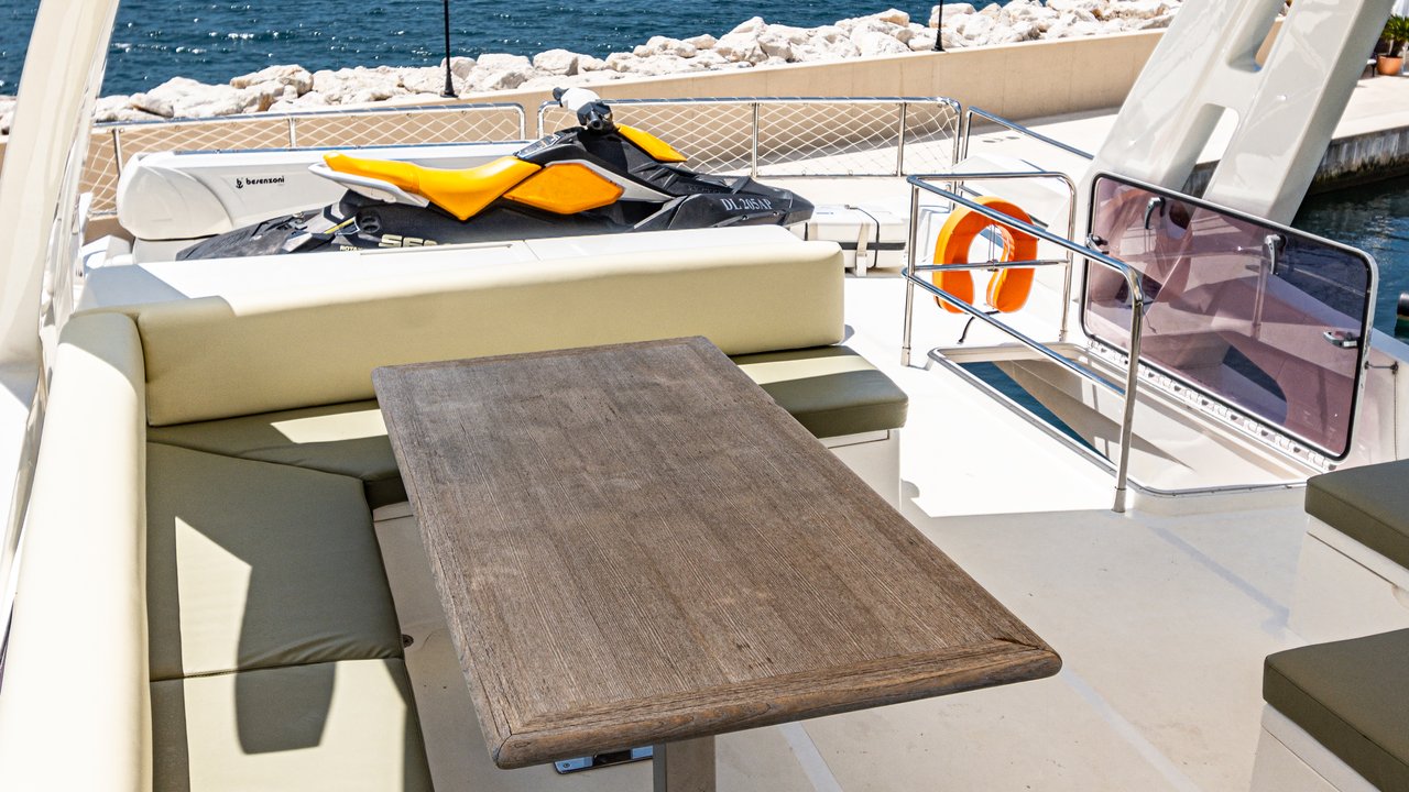 NUMARINE 78 FLYBRIDGE