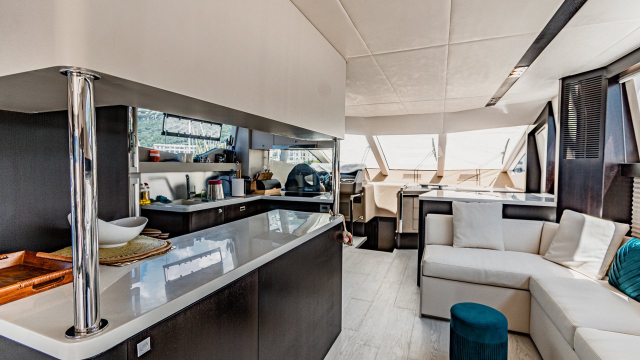 NUMARINE 78 FLYBRIDGE