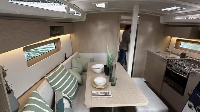 NEW OCEANIS 37.1