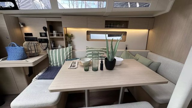 NEW OCEANIS 37.1