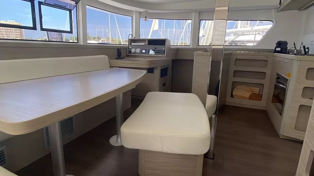 DELTA AQUARII