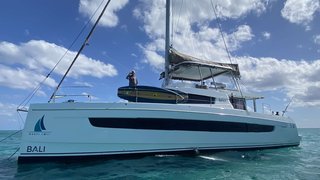 NAUTI DOGS 5.4