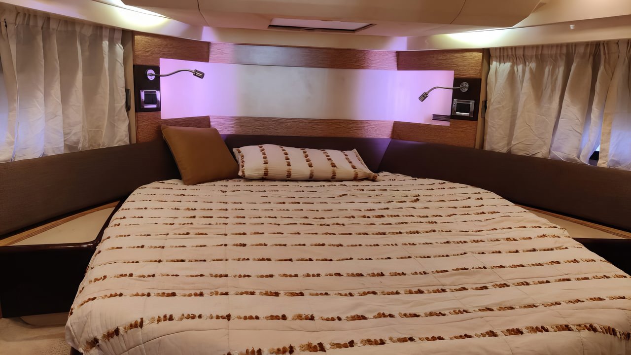 AZIMUT 38