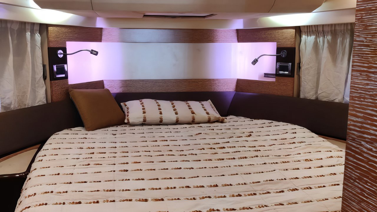 AZIMUT 38
