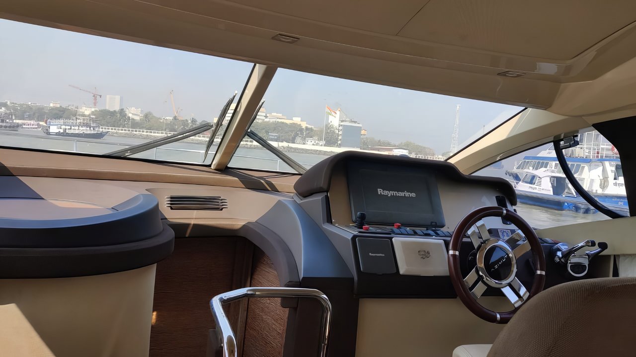 AZIMUT 38