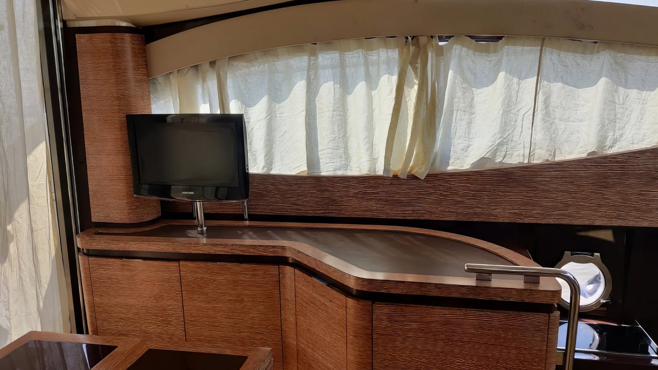 AZIMUT 38