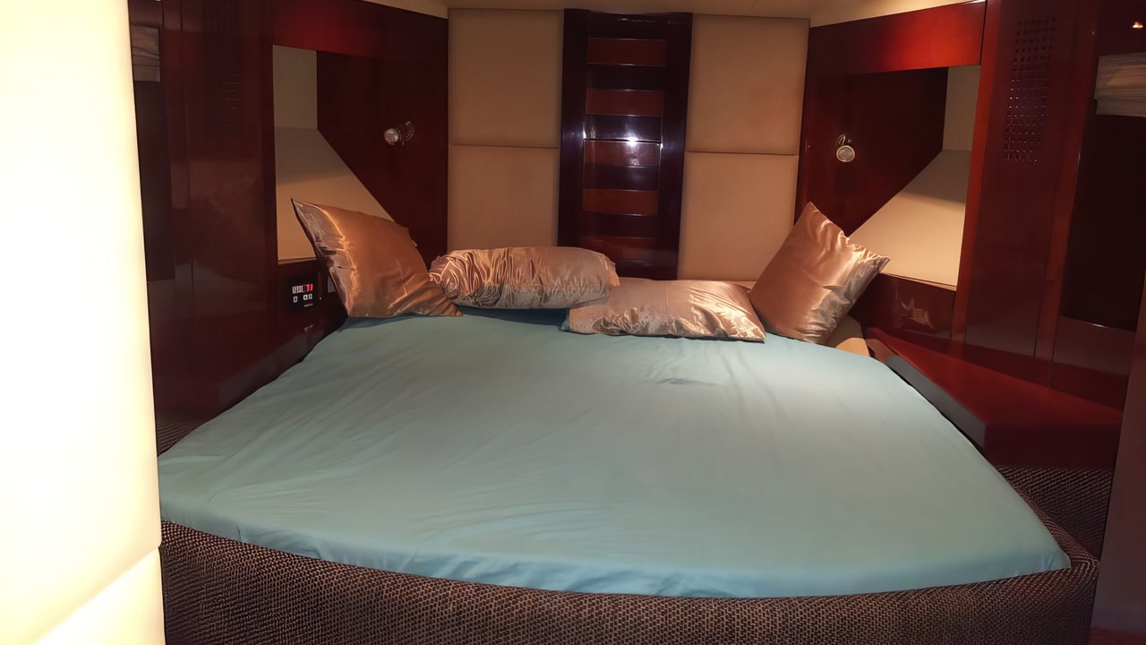 MAJESTY 44