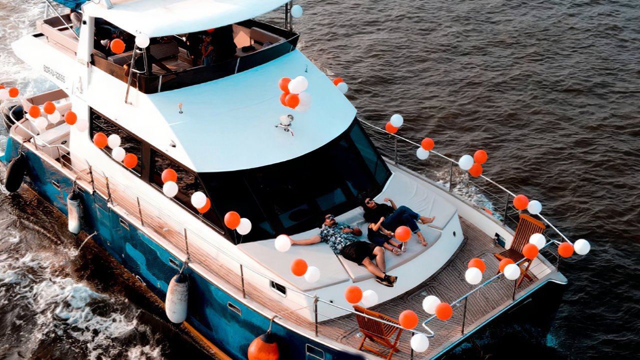 LUXURY CATAMARAN