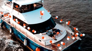 LUXURY CATAMARAN