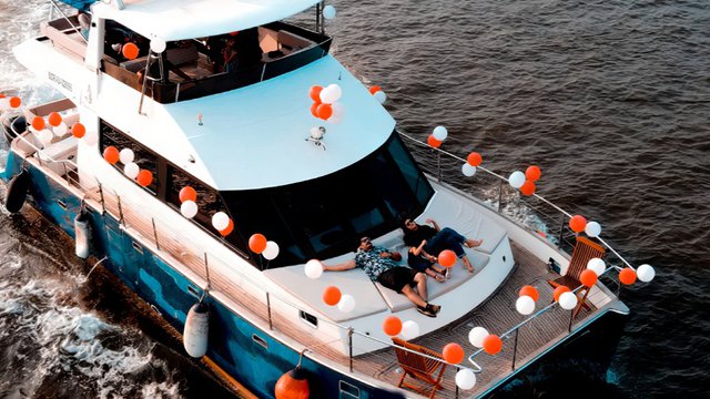 LUXURY CATAMARAN