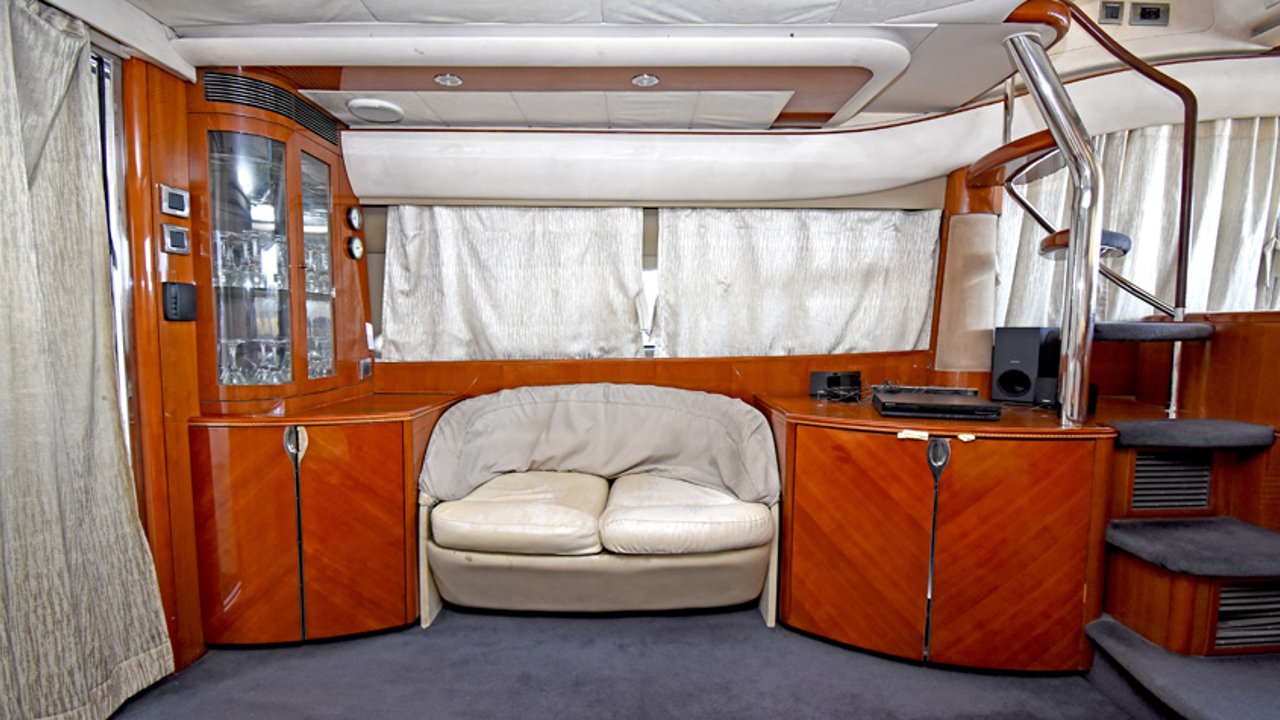 PRINCESS 61