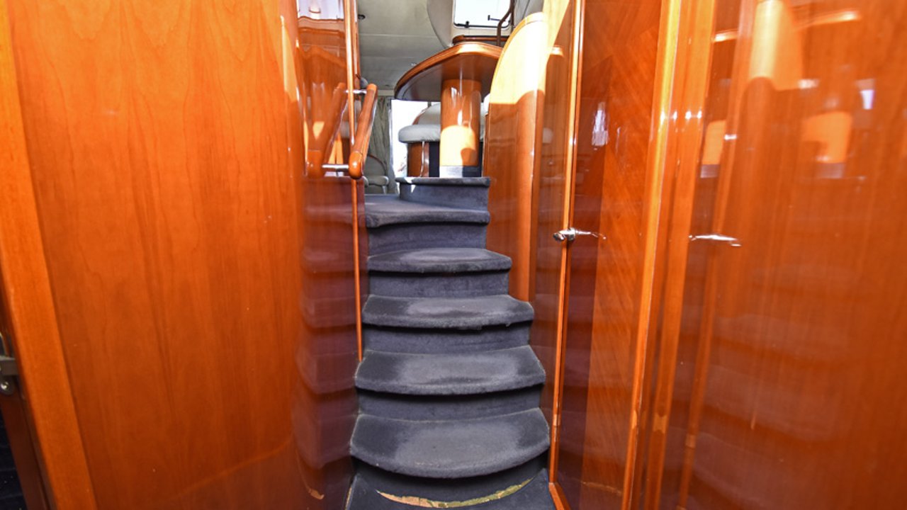 PRINCESS 61