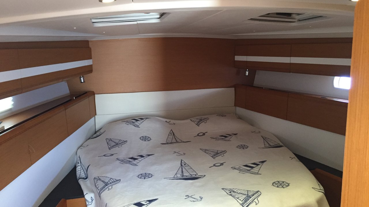 JEANNEAU 53