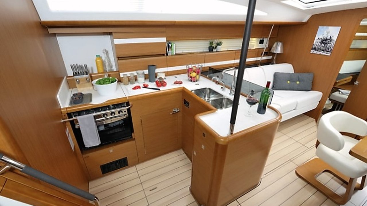 JEANNEAU 53