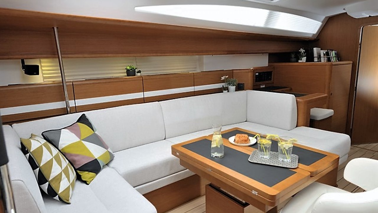 JEANNEAU 53